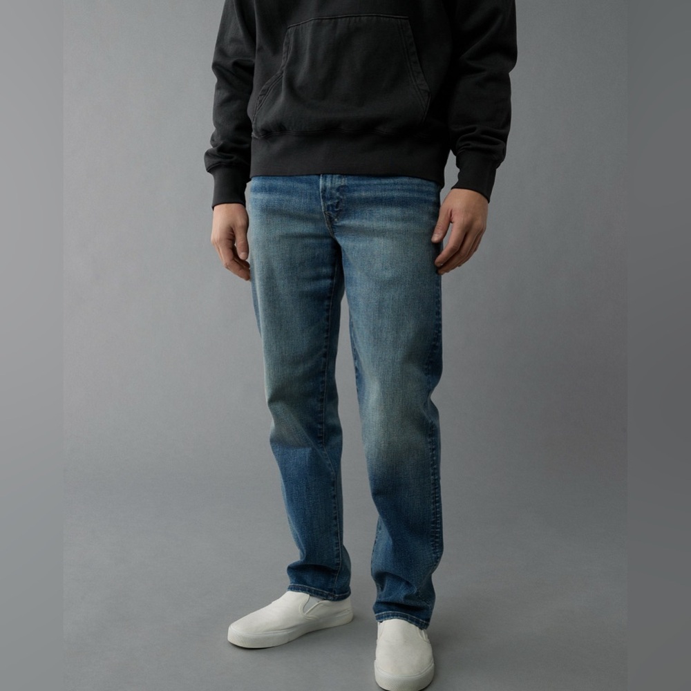 American Eagle Outfitters Men's Airflex+ Original Straight Jean 33X30